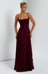 Robe longue femme avec bretelles fines et motifs floraux