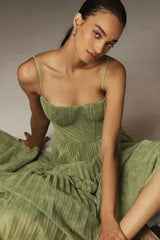 Robe midi femme plissée à bretelles vert olive